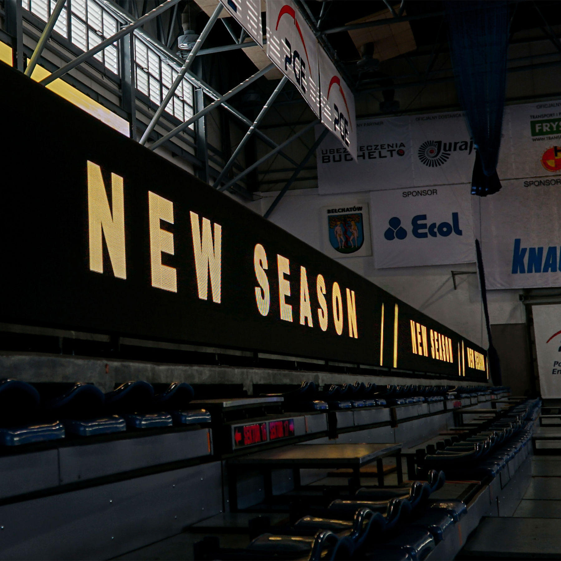 Wyposażenie stadionu w bandy z ekranów LED - stadion SKRA Bełchatów